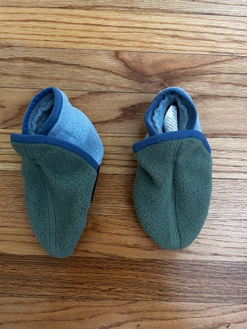 Patagonia Baby Fleece Booties in Olive Green and Light Blue